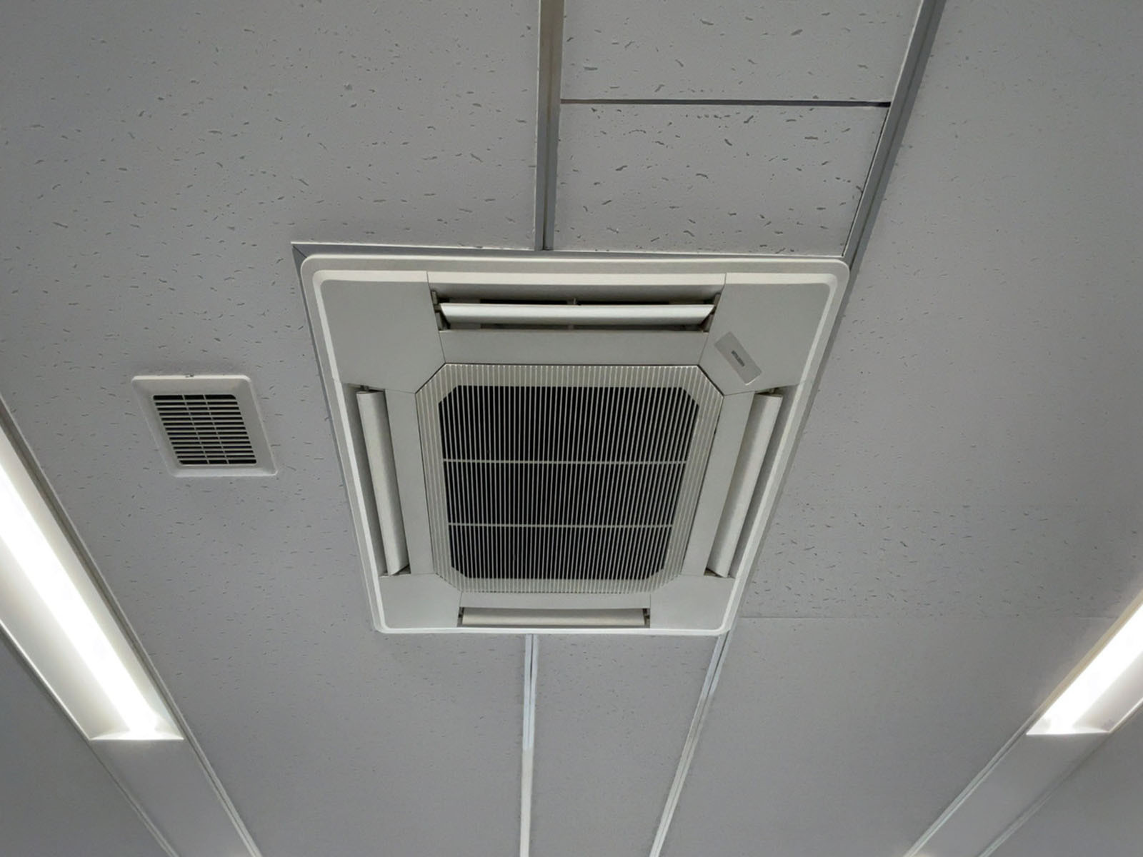 空調