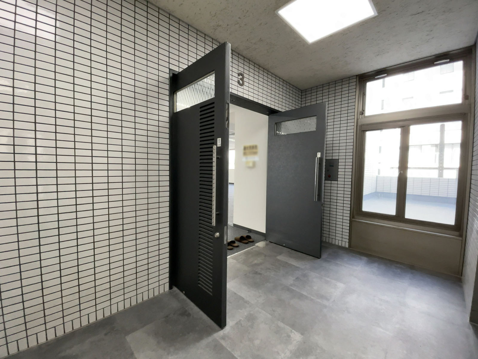 貸室出入り口