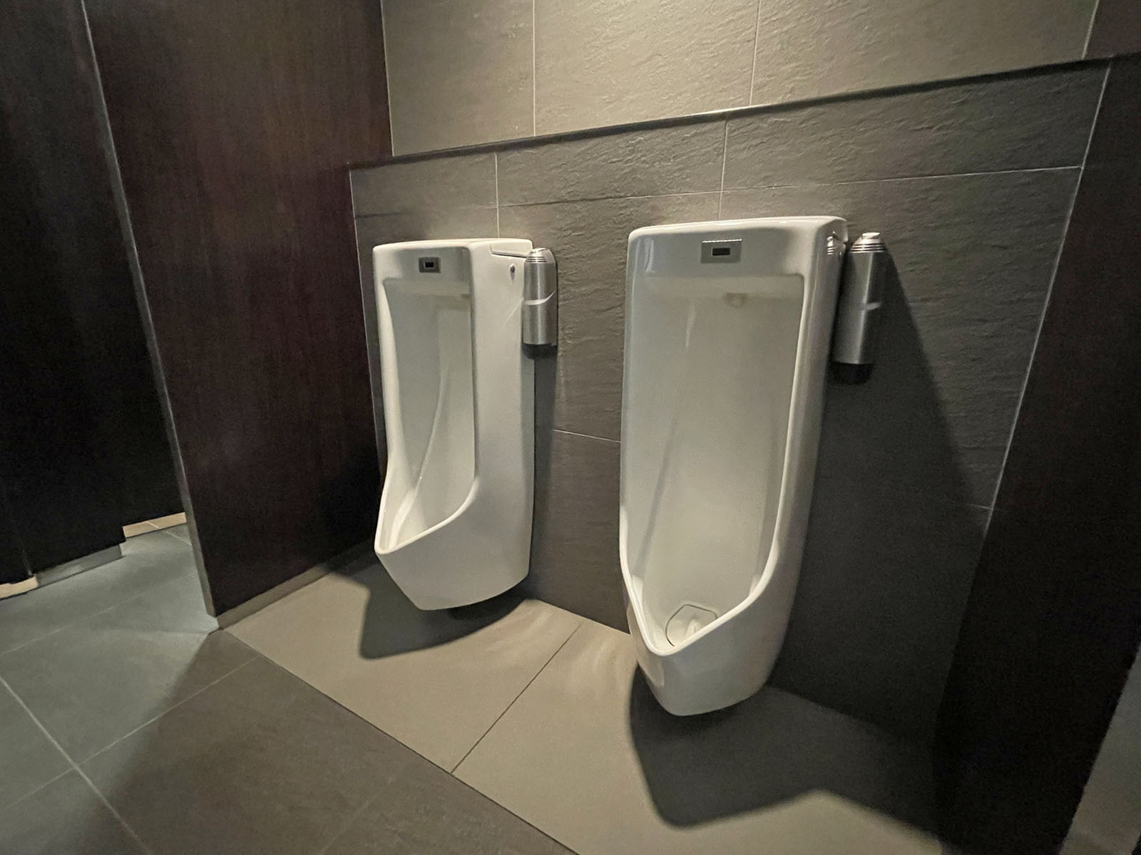 男性用トイレ