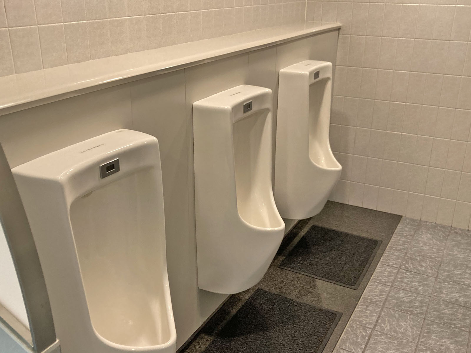 男性用トイレ