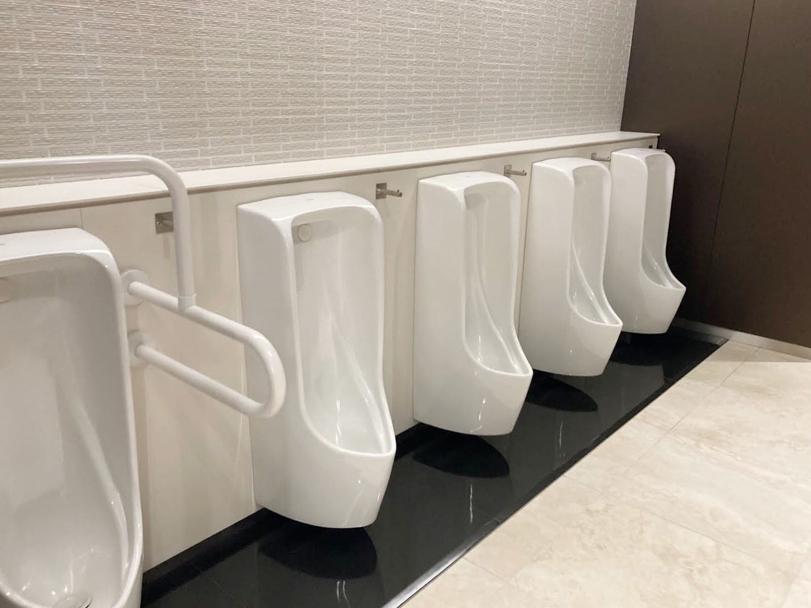 男性用トイレ