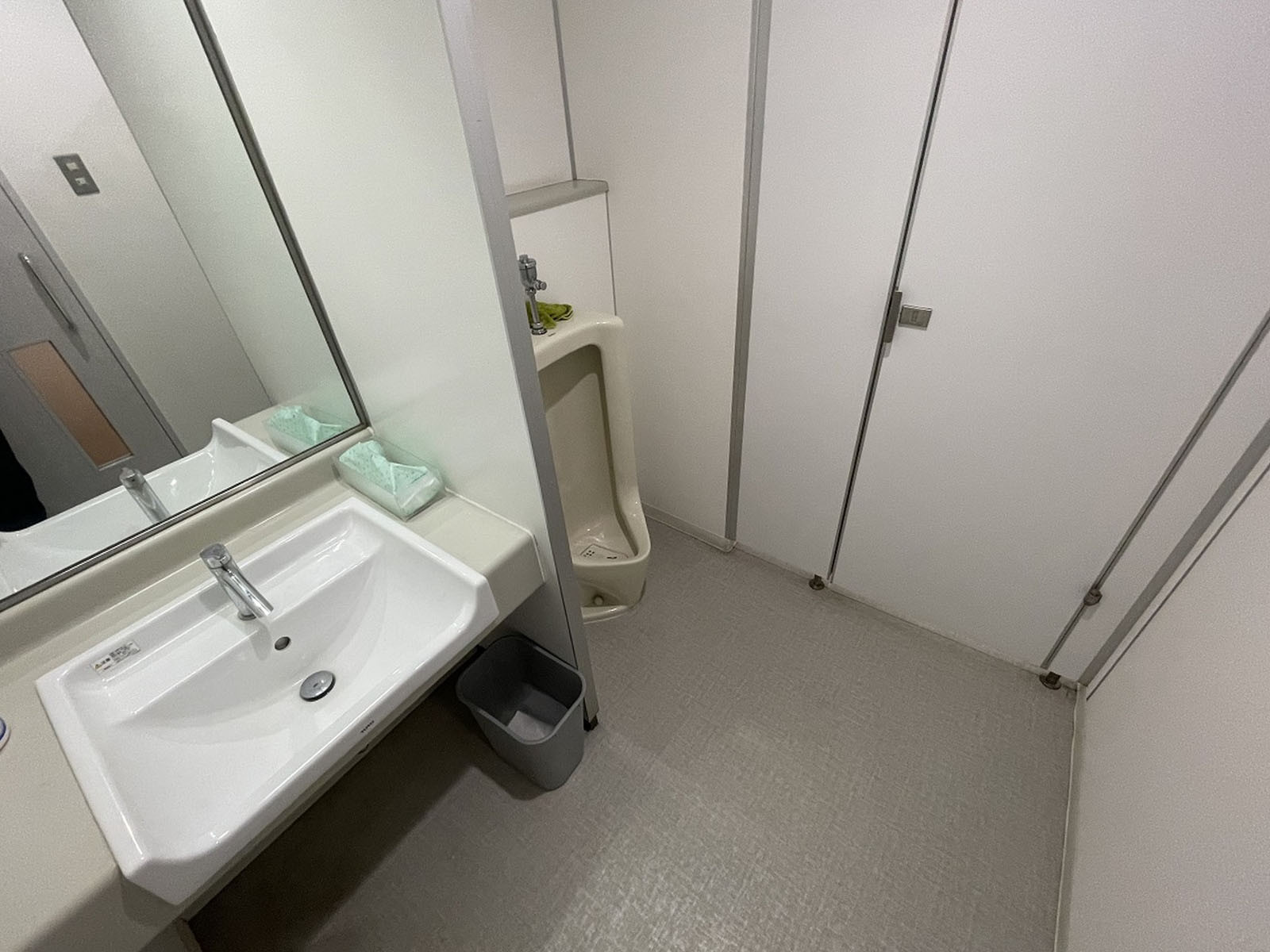 男性用トイレ