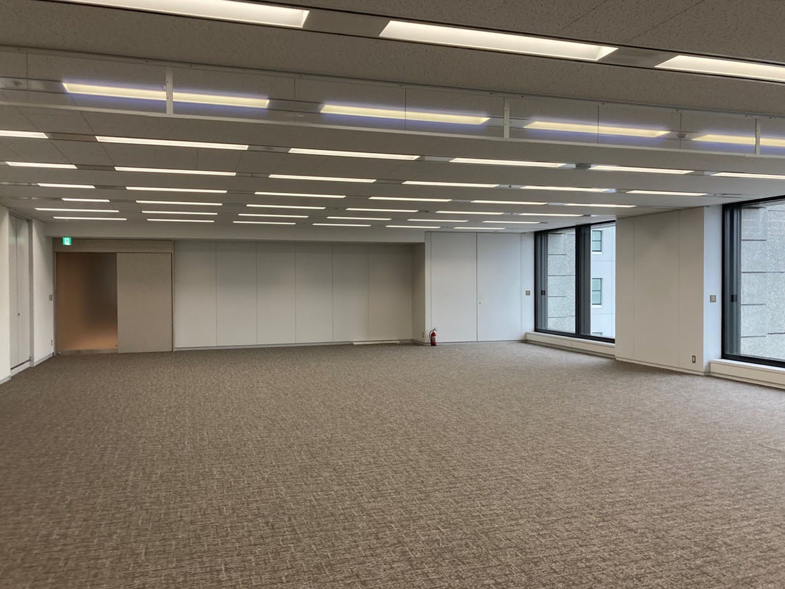 オフィス室内参考画像