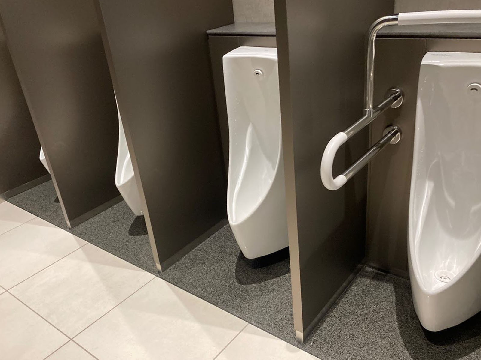 男性用トイレ