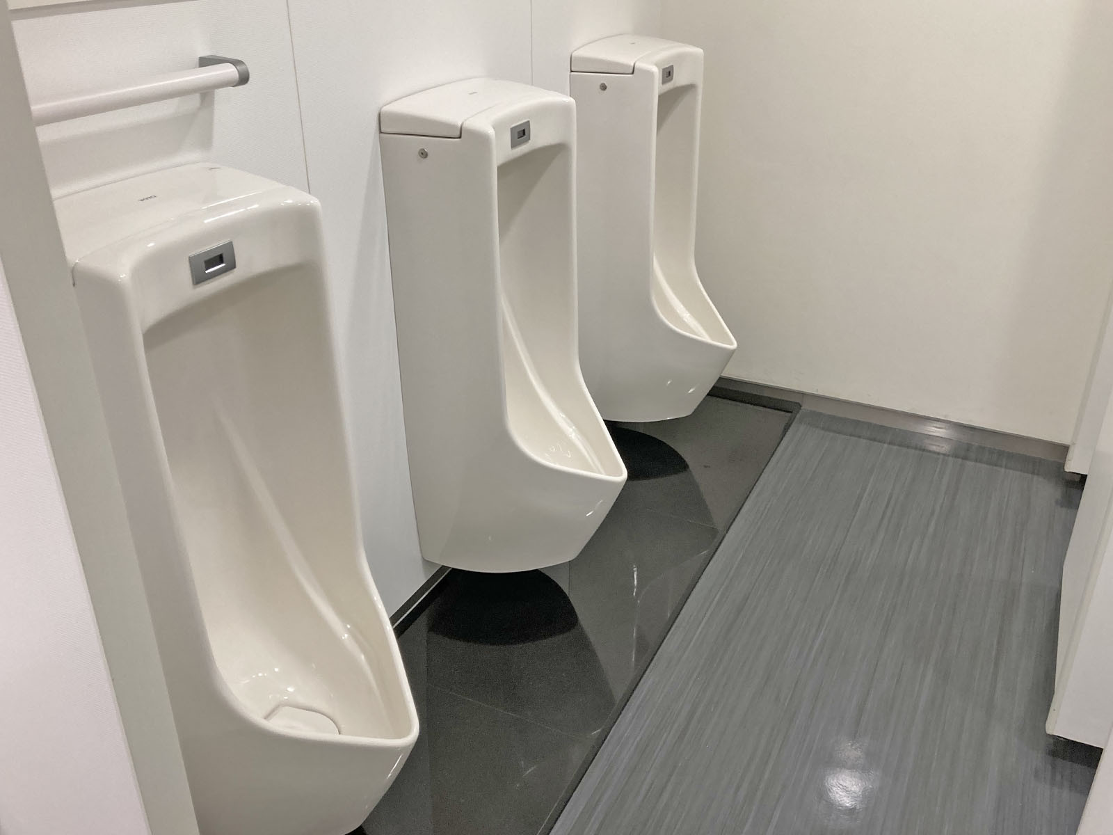 男性用トイレ