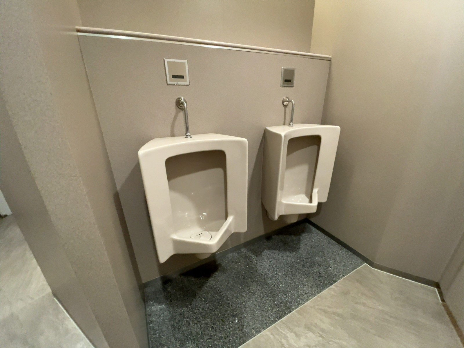男性用トイレ