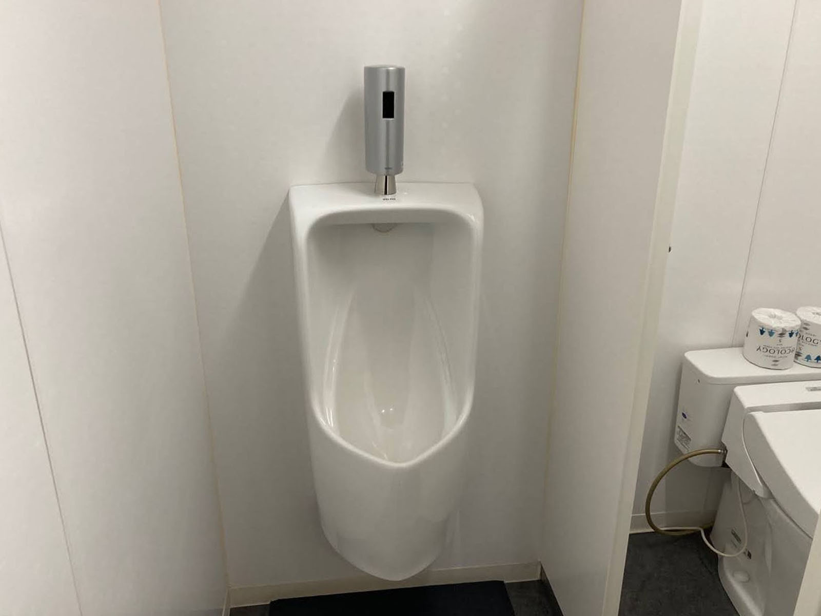 男性用トイレ