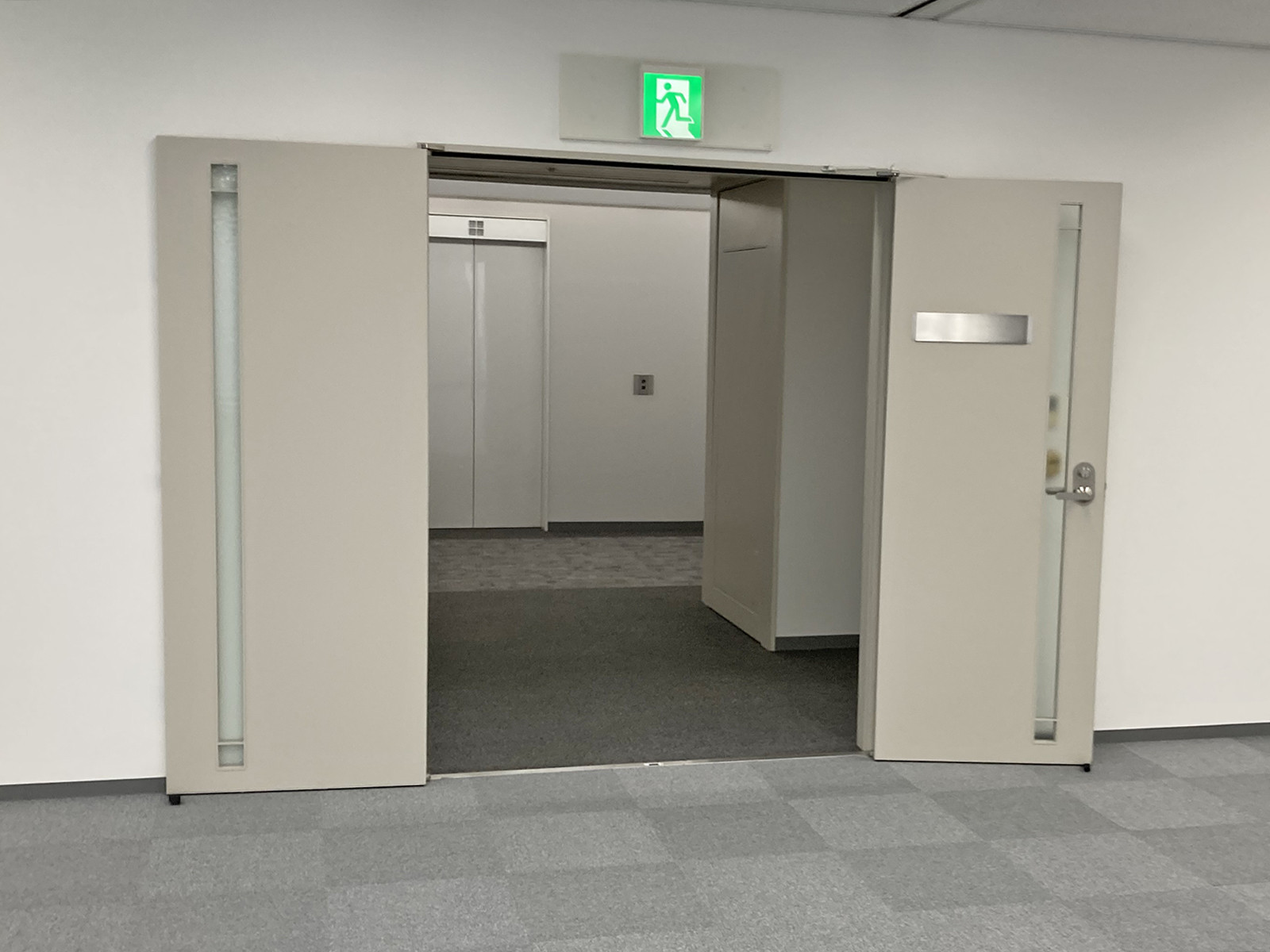 貸室出入口