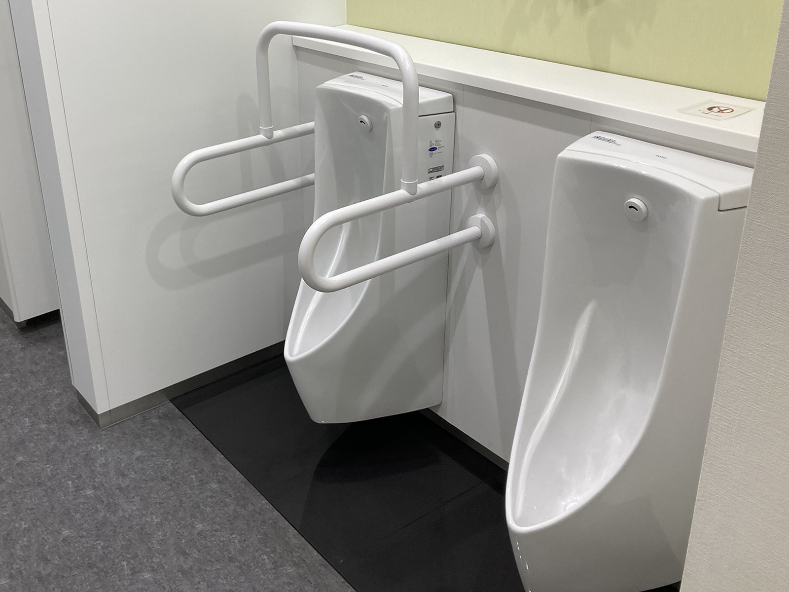 男性用トイレ