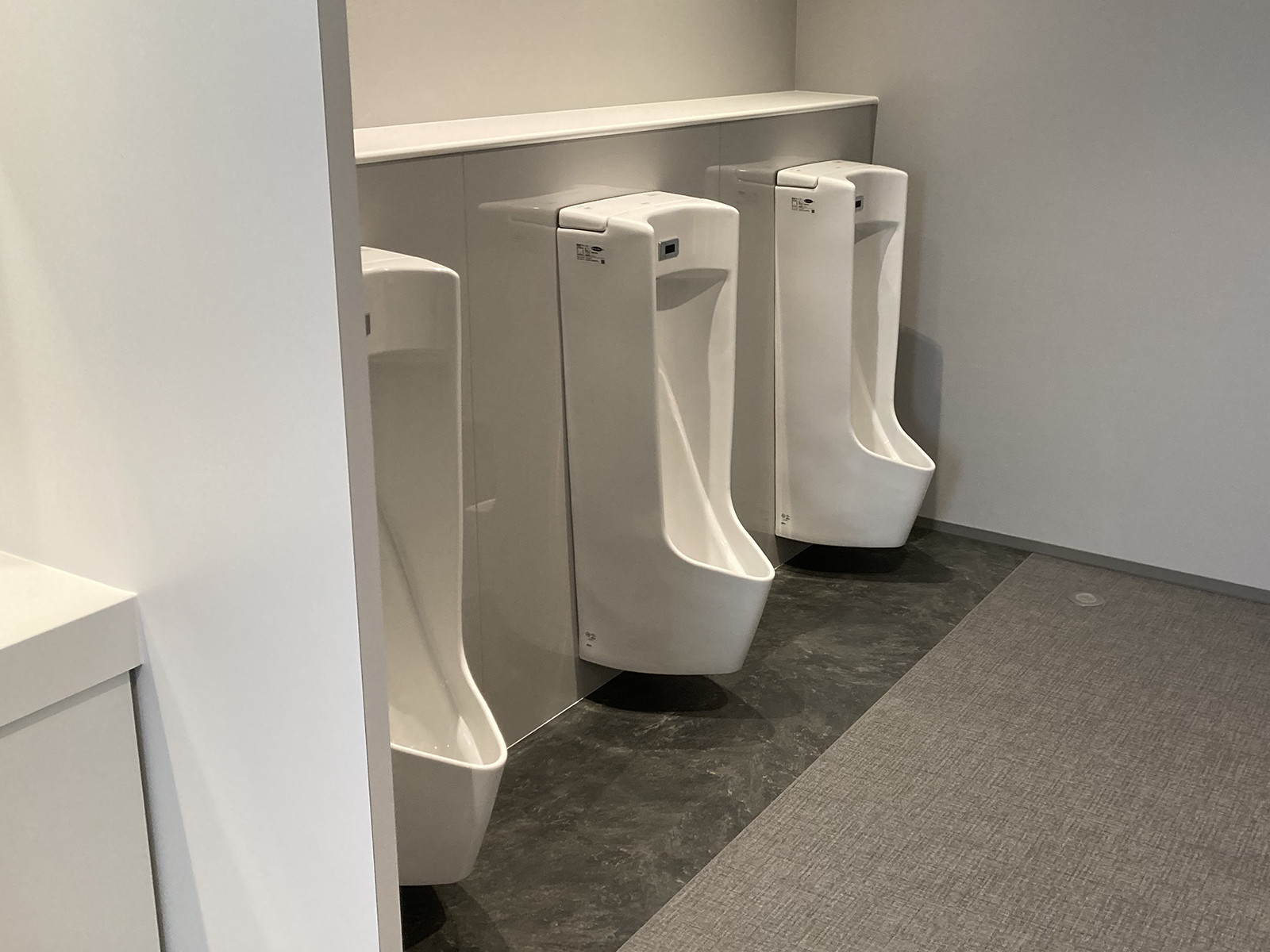 男性用トイレ