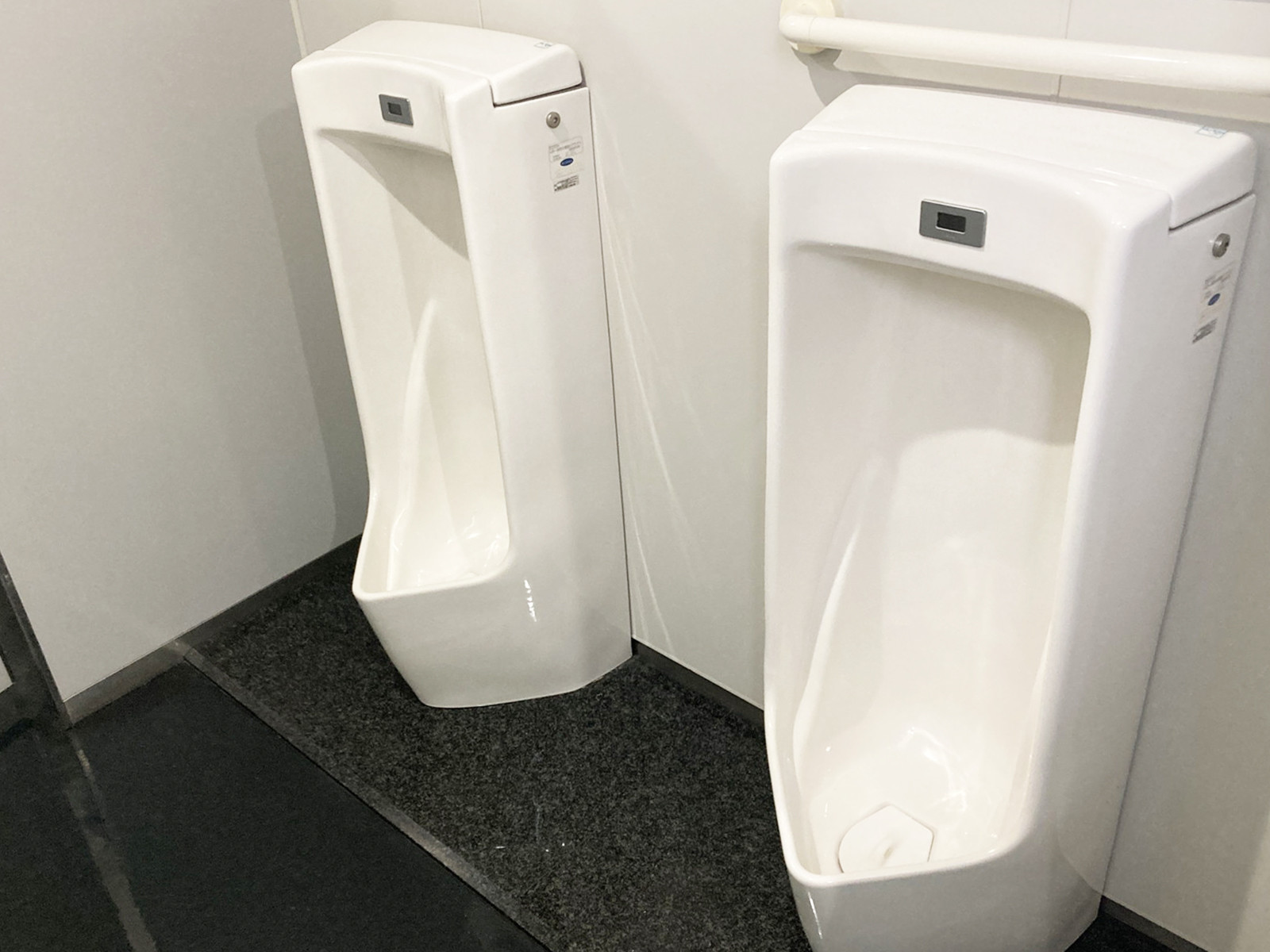 男性用トイレ