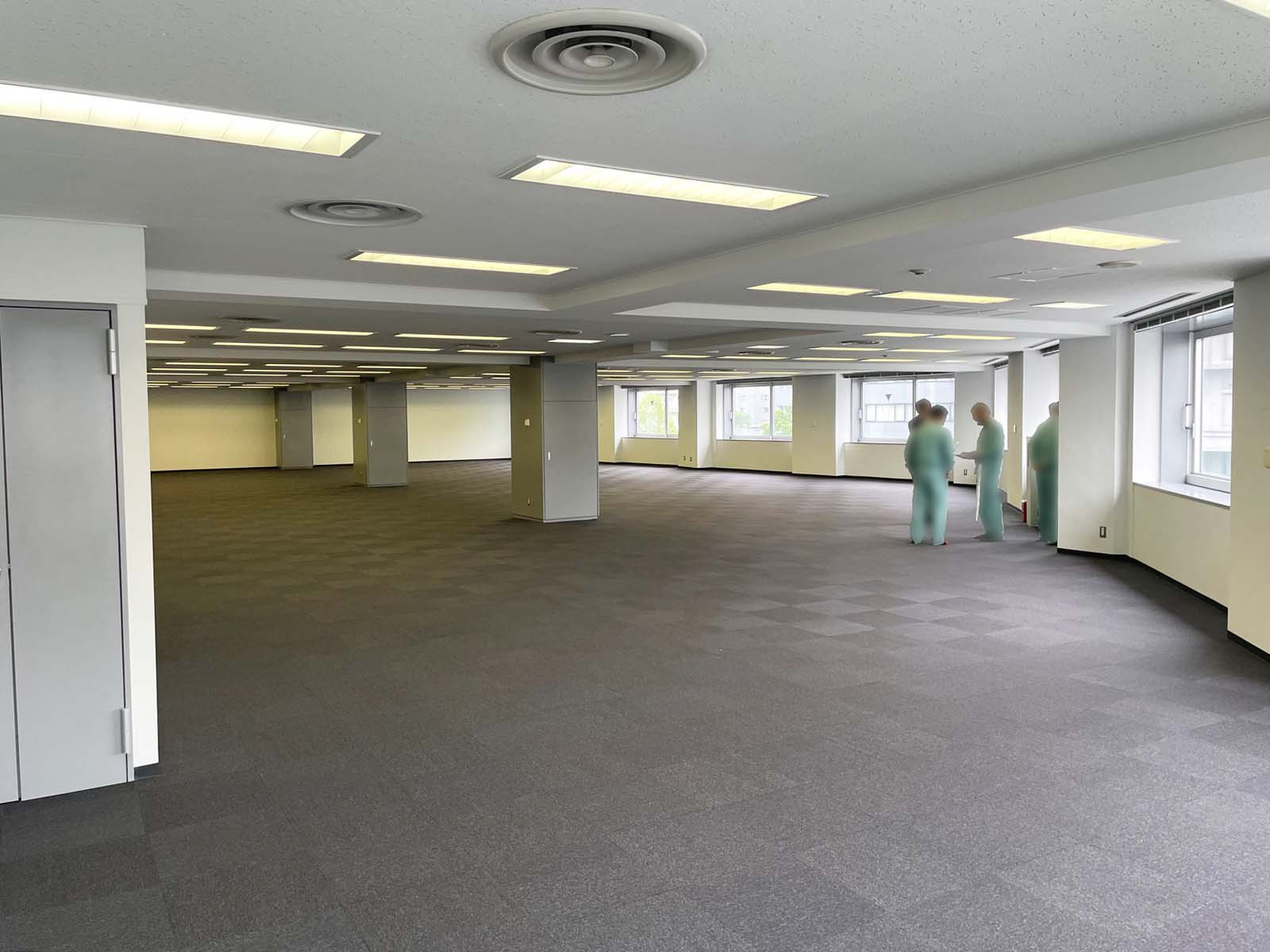 貸室奥側から見た室内