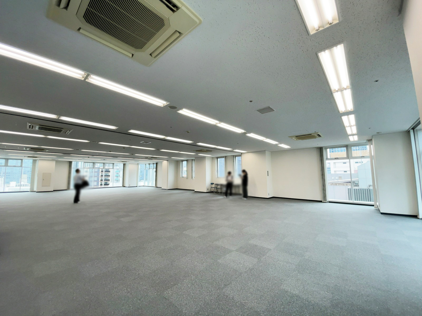 別角度の様子