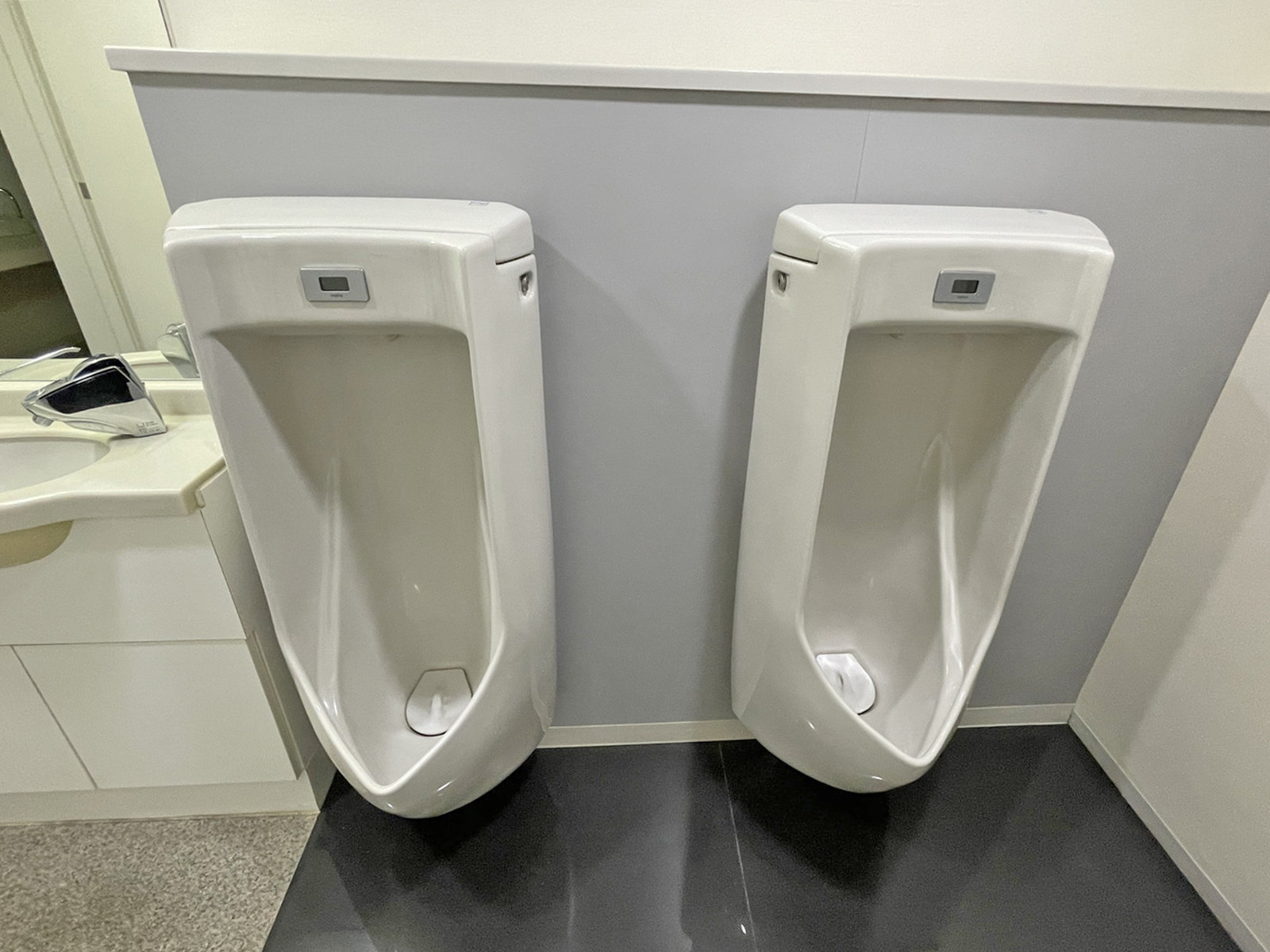 男性用トイレ