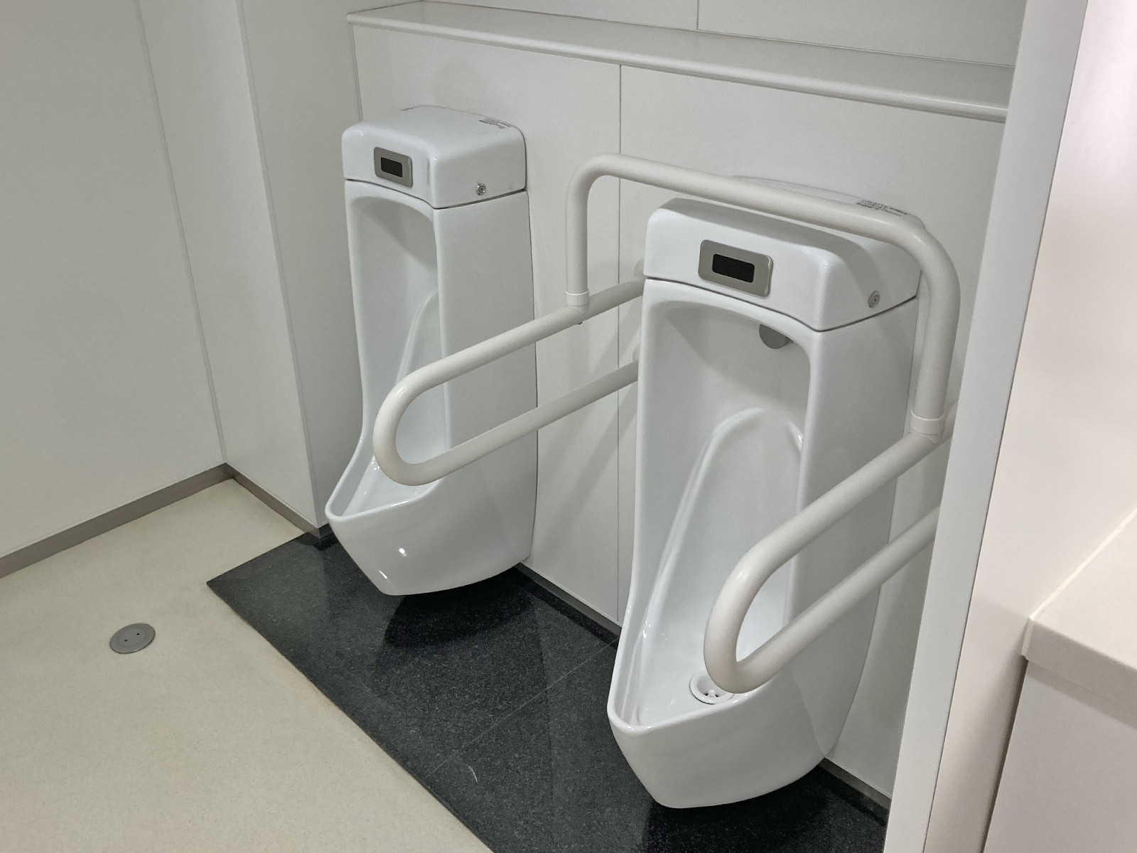 男性用トイレ
