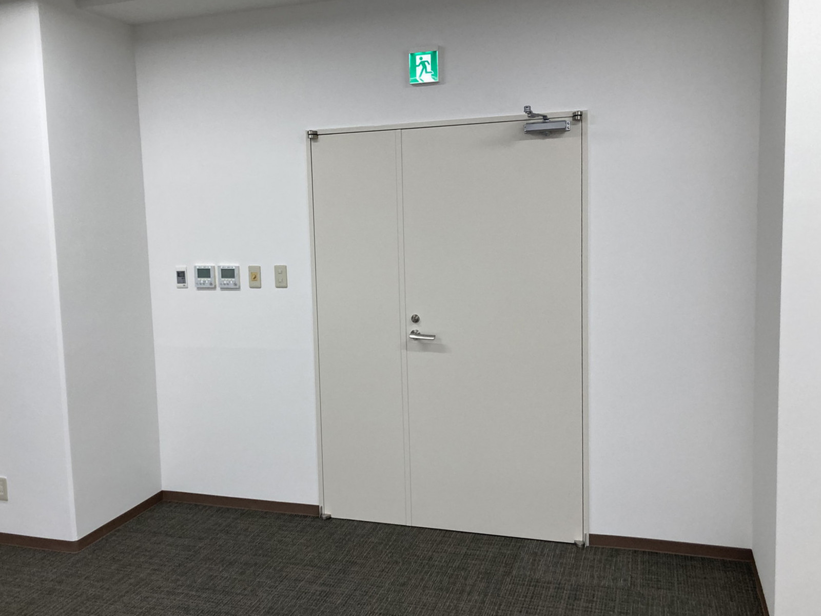 貸室出入口