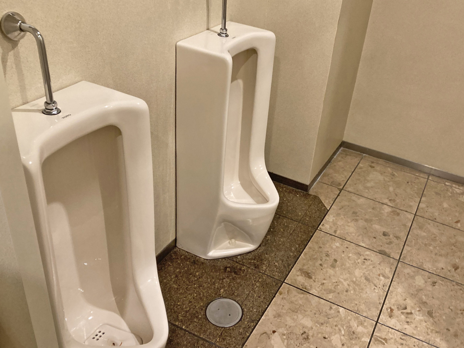 男性用トイレ
