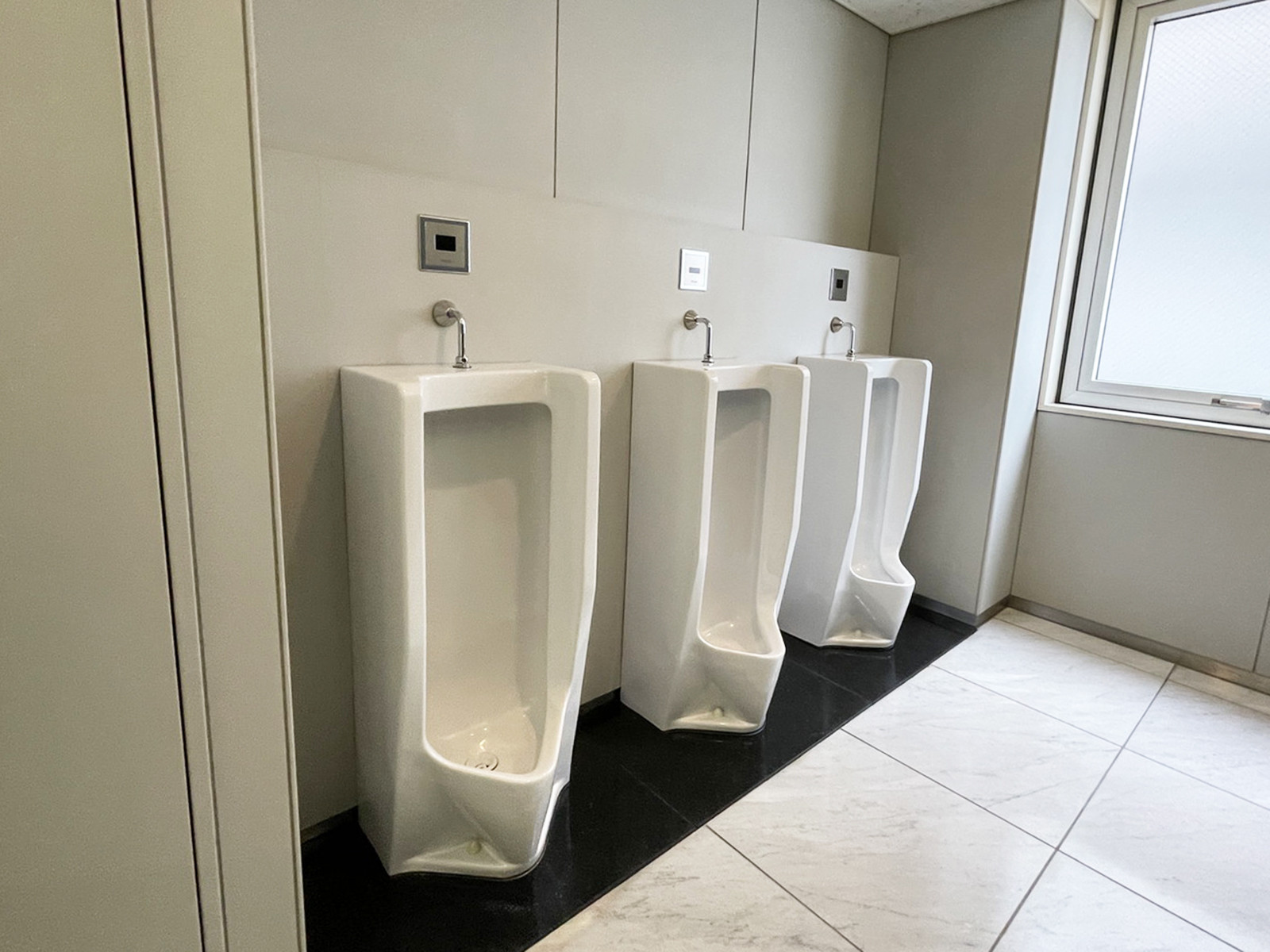 男性用トイレ
