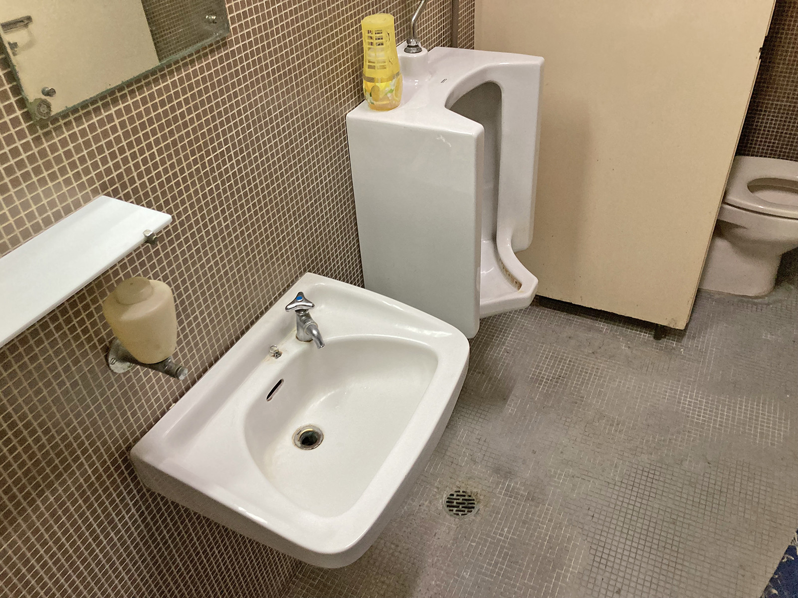 男性用トイレ