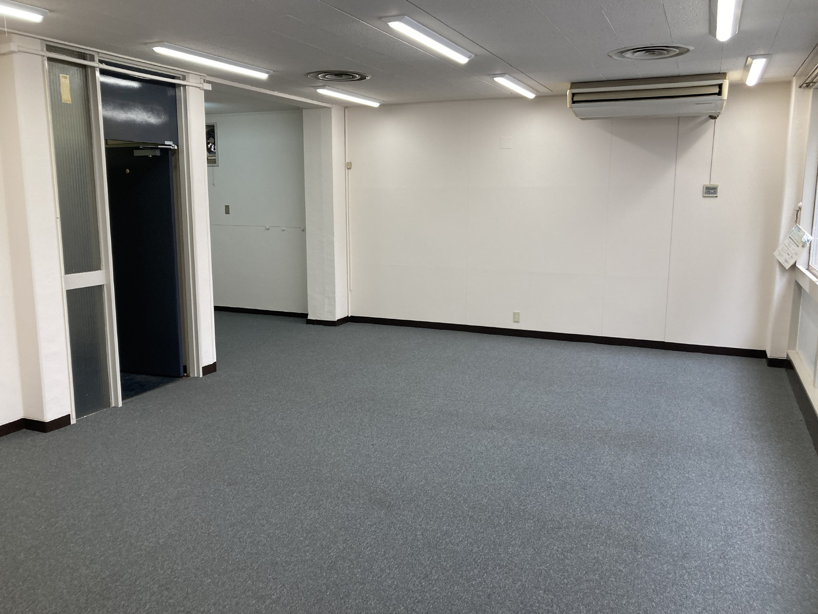 オフィス室内参考画像