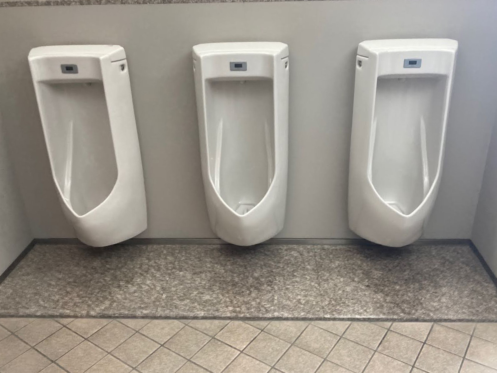 男性用トイレ