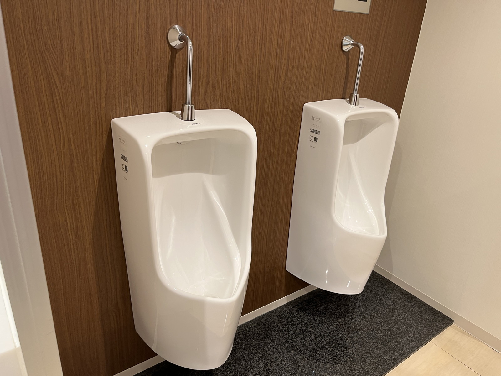 男性用トイレ
