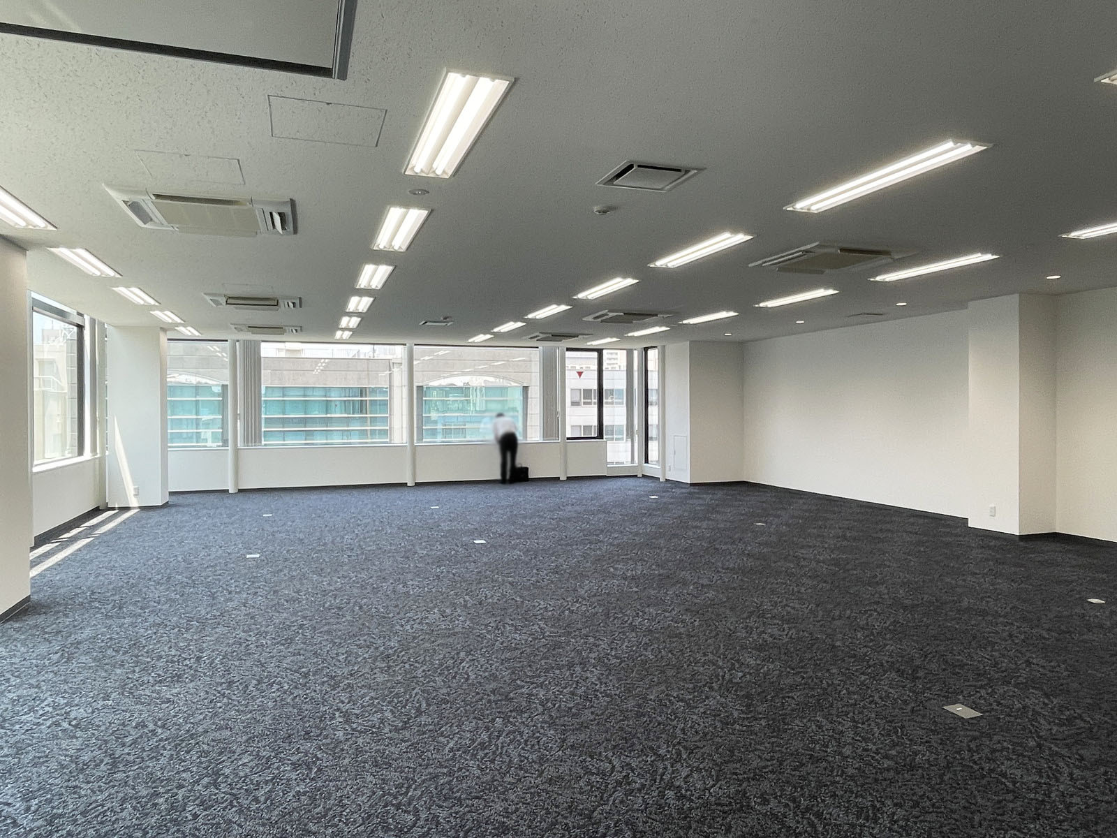 オフィス室内参考画像（8階・約54坪）