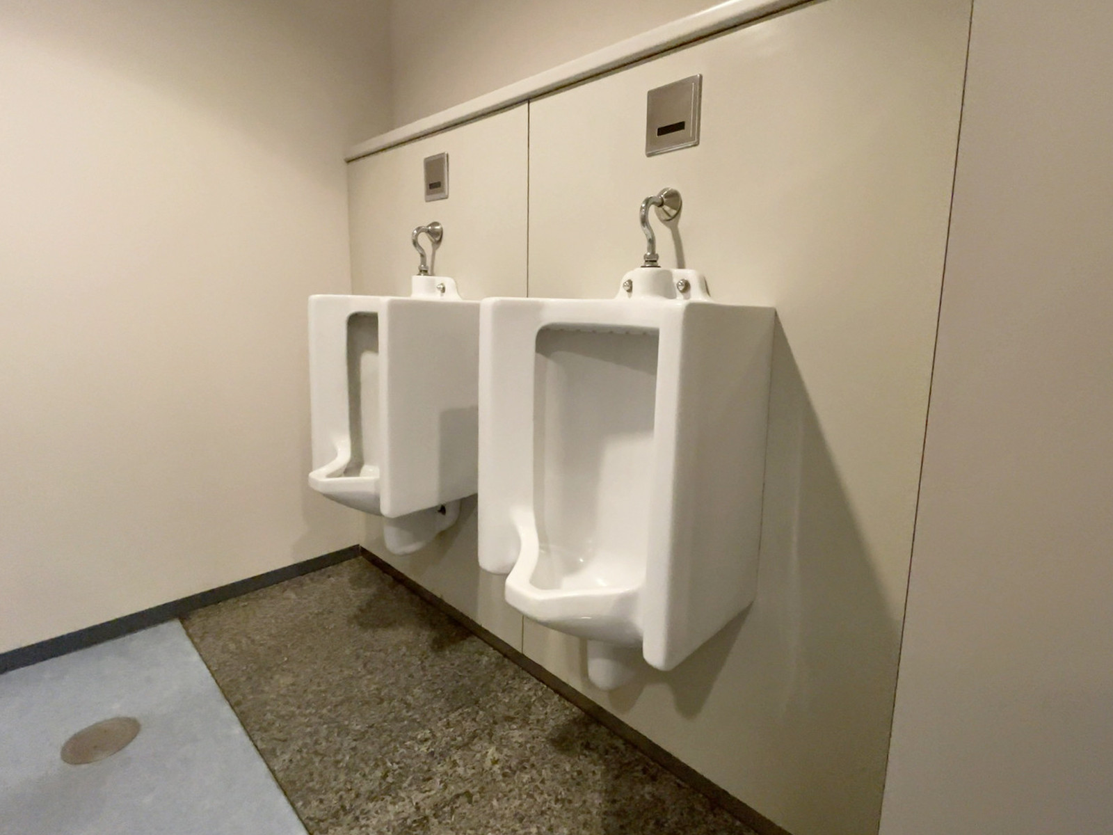 男性用トイレ
