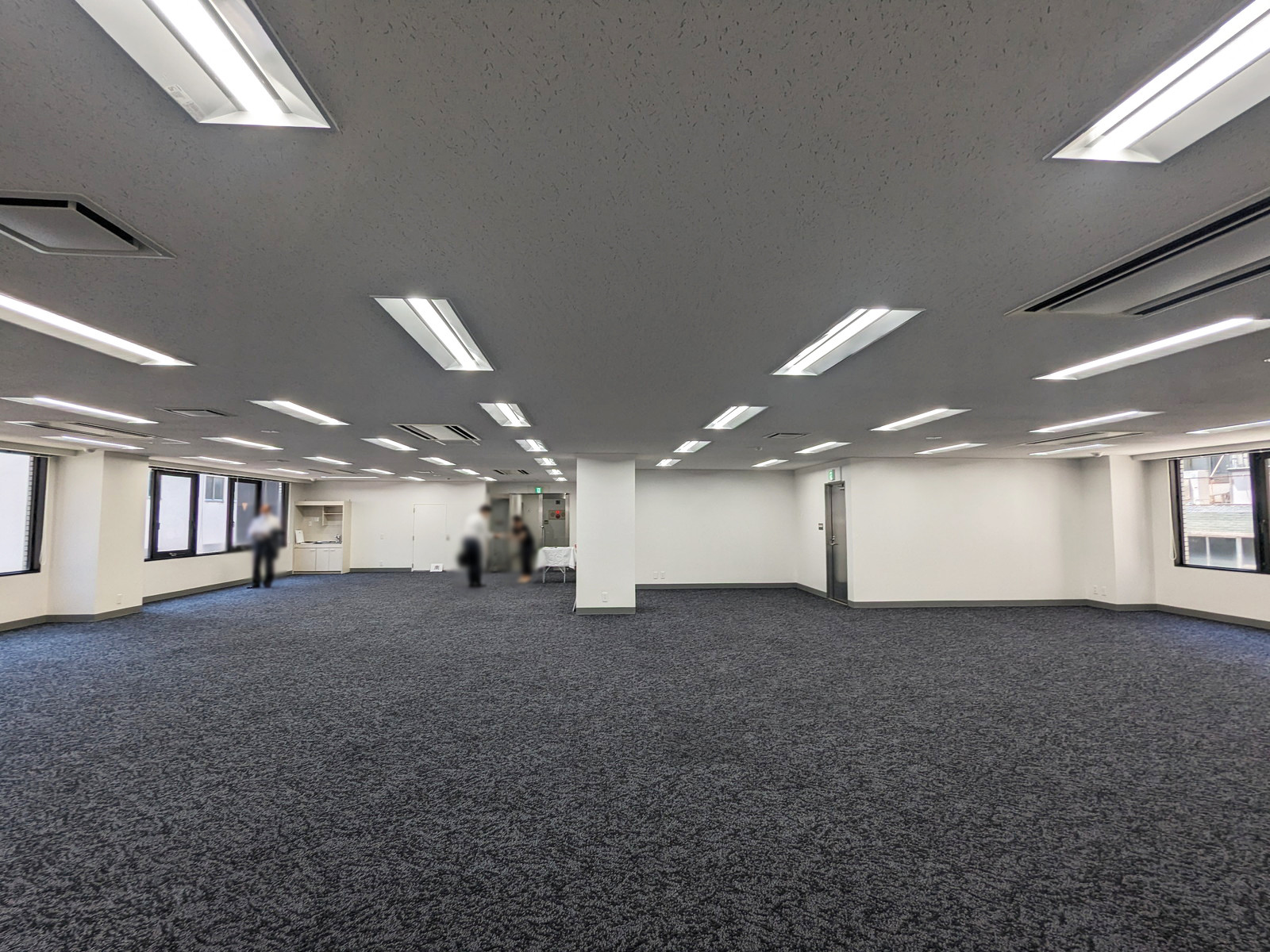 別角度の様子
