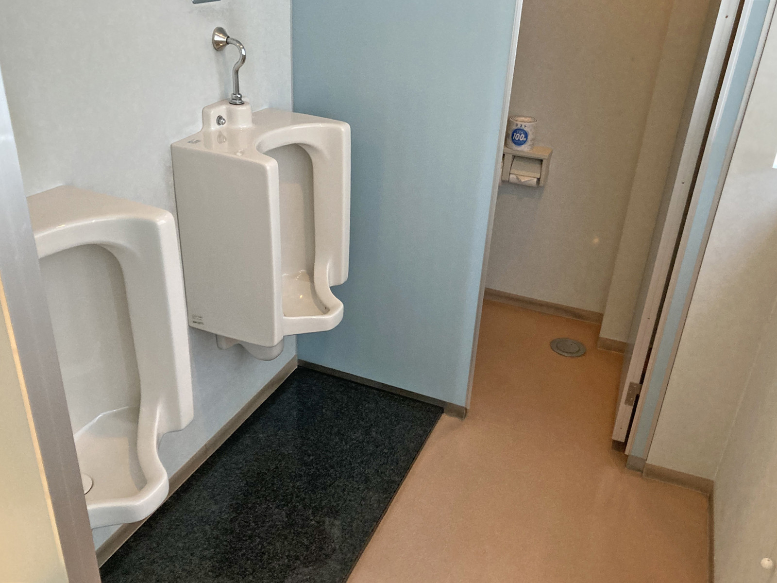 男性用トイレ