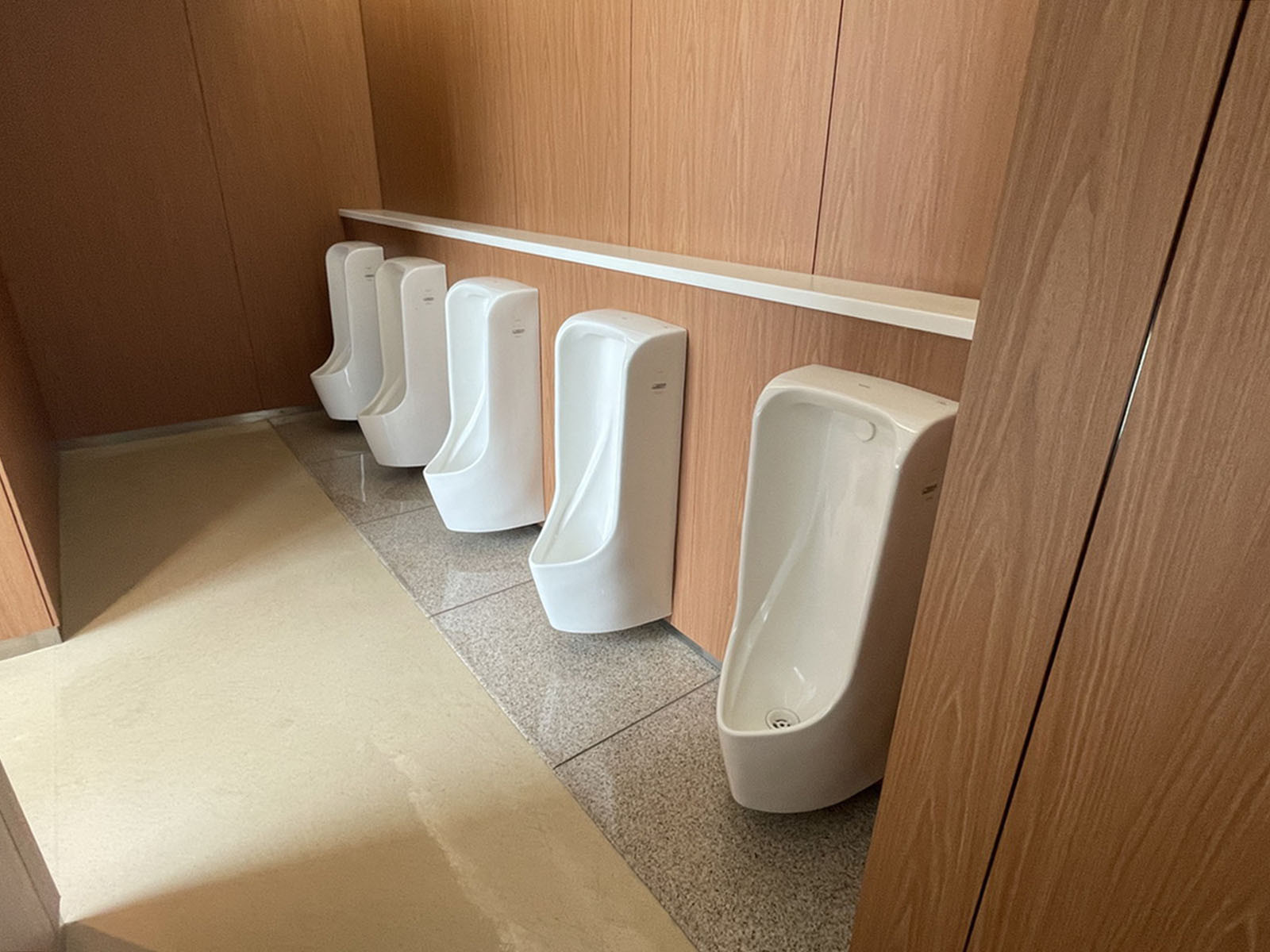 男性用トイレ