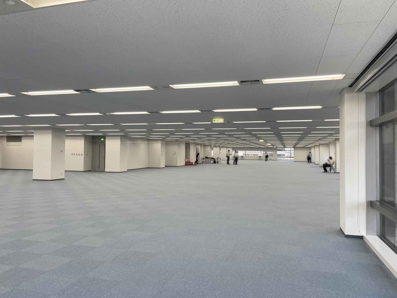貸室奥側から見た室内