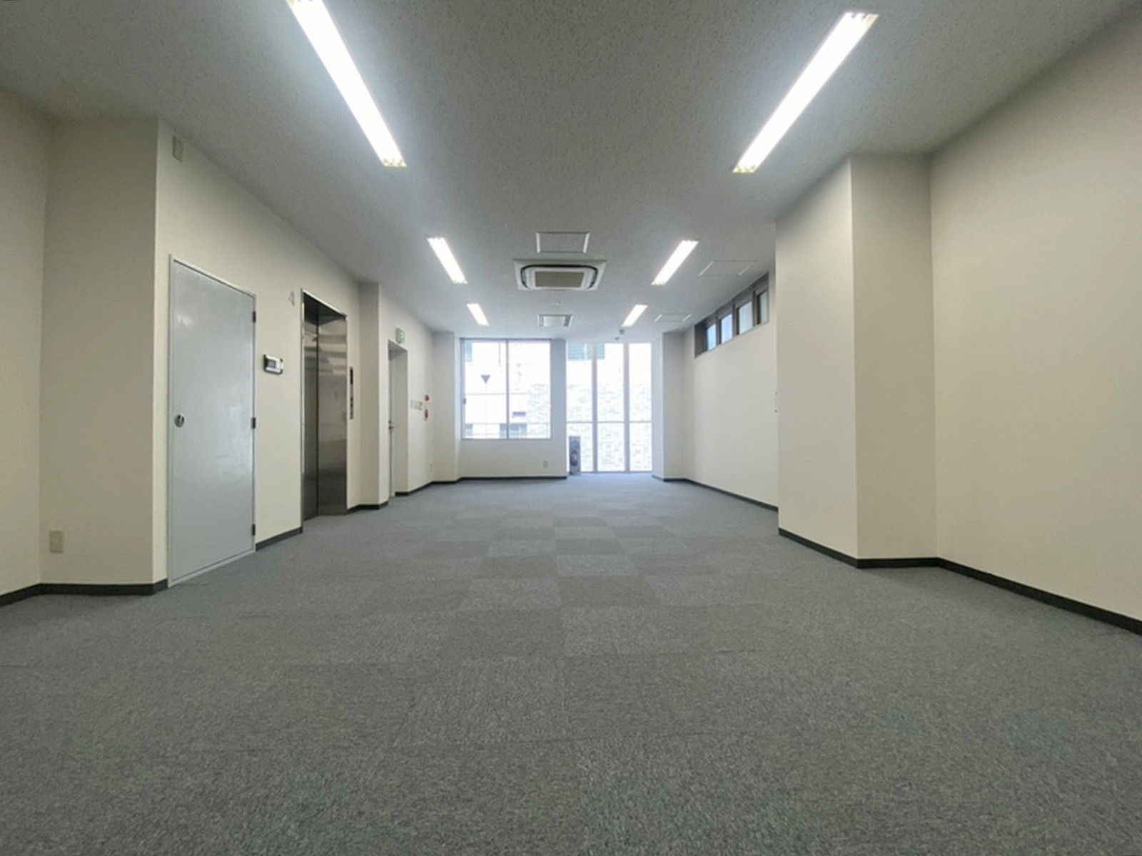 別角度の様子