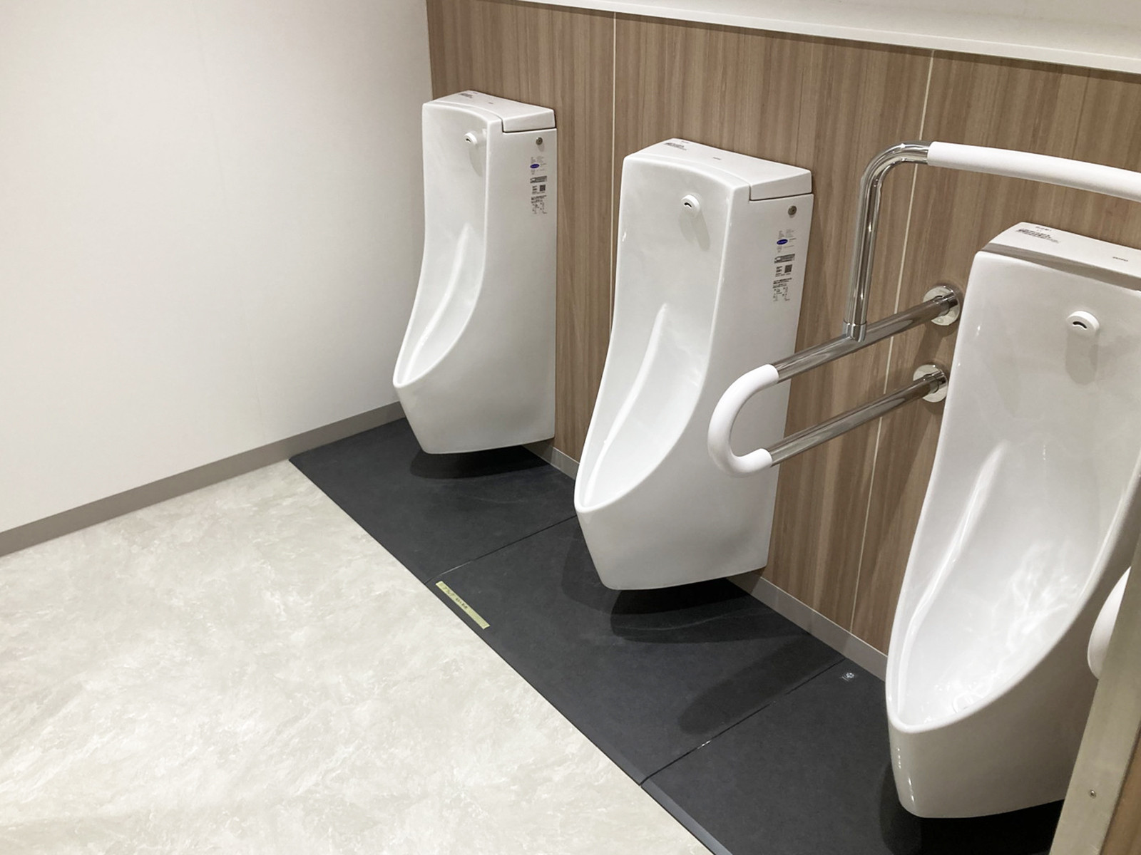 男性用トイレ
