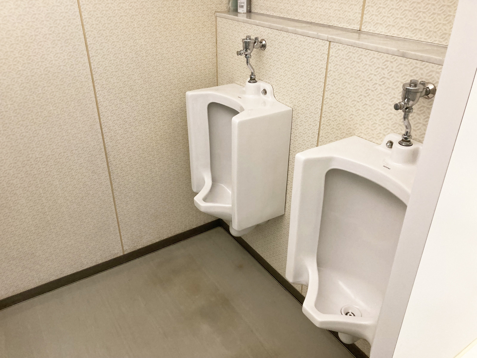 男性用トイレ