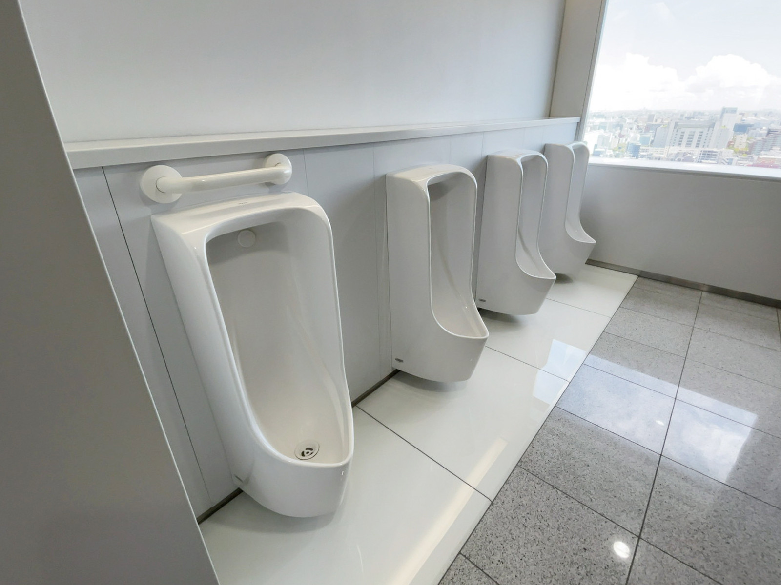 男性用トイレ