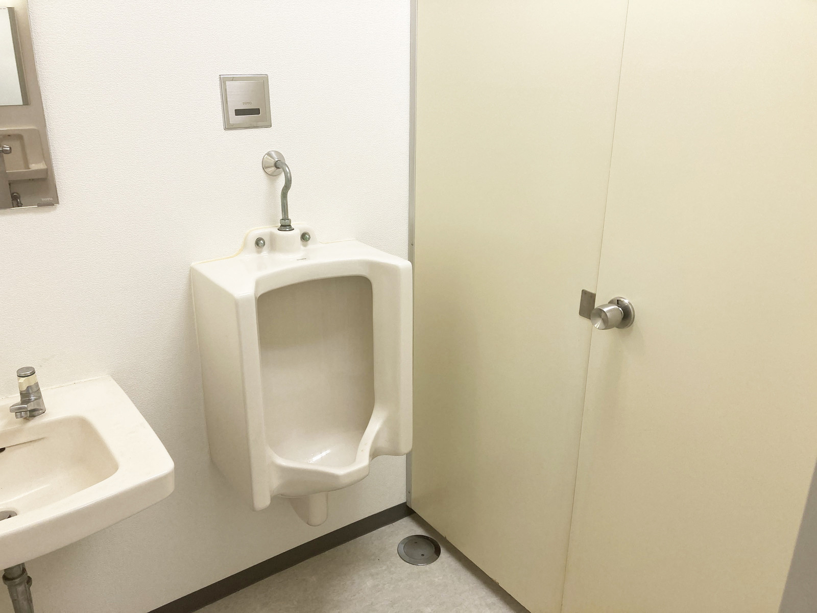 男性用トイレ