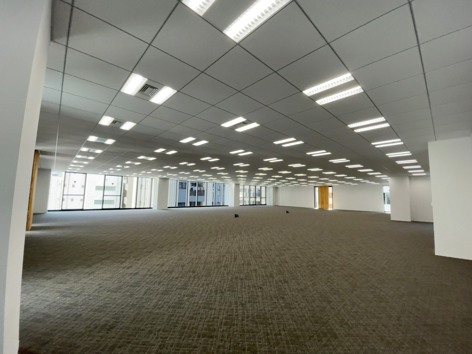 オフィス室内参考画像（5階・約157坪）