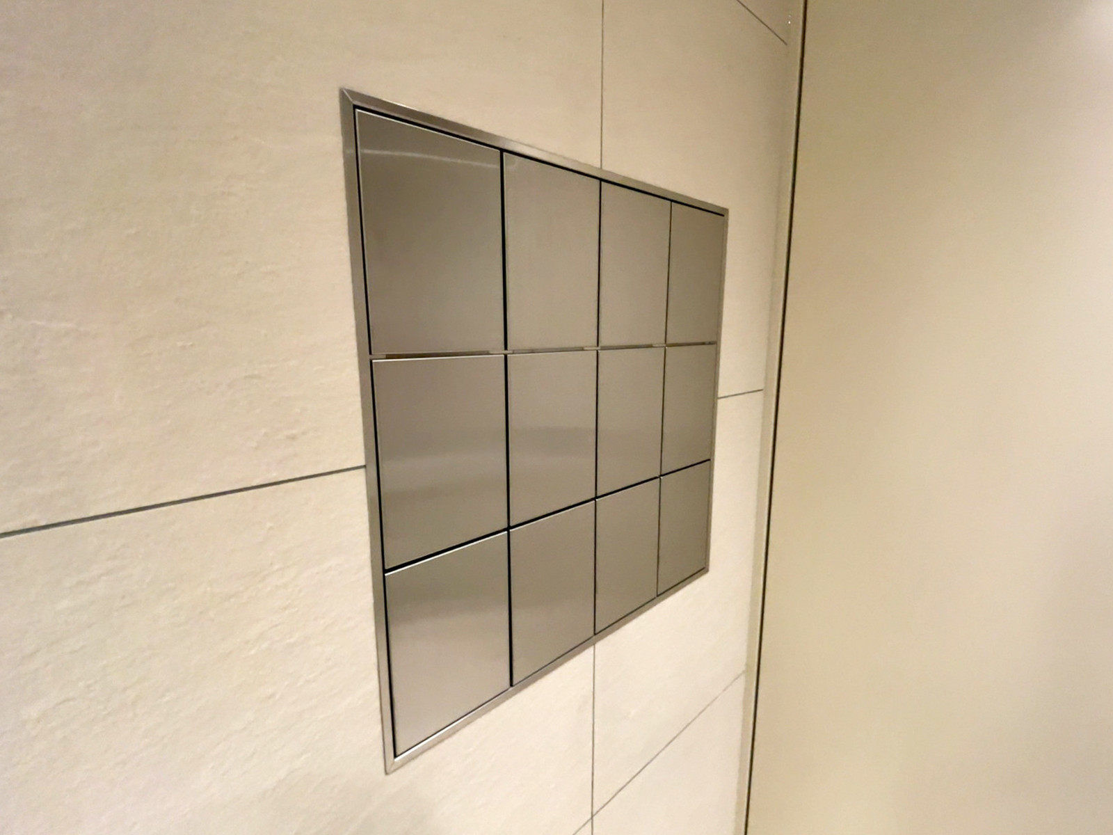 トイレ内の小物入れ