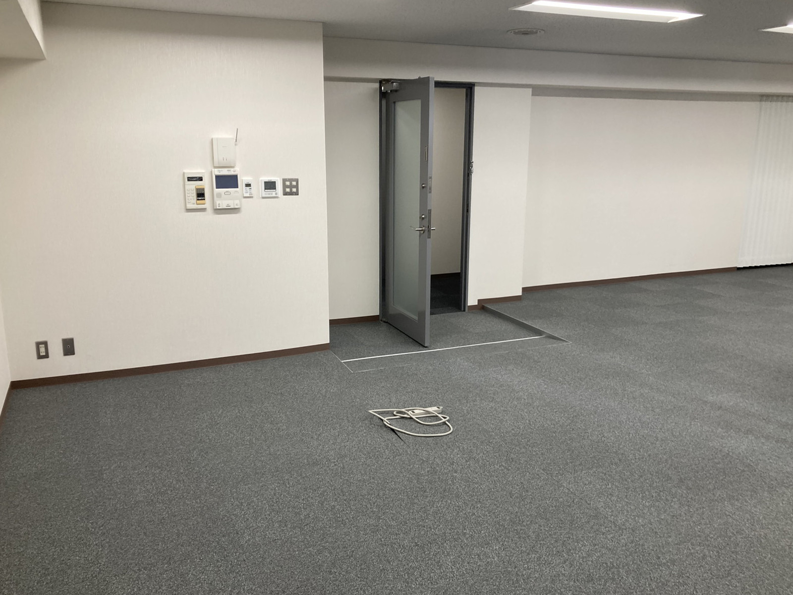 貸室出入り口