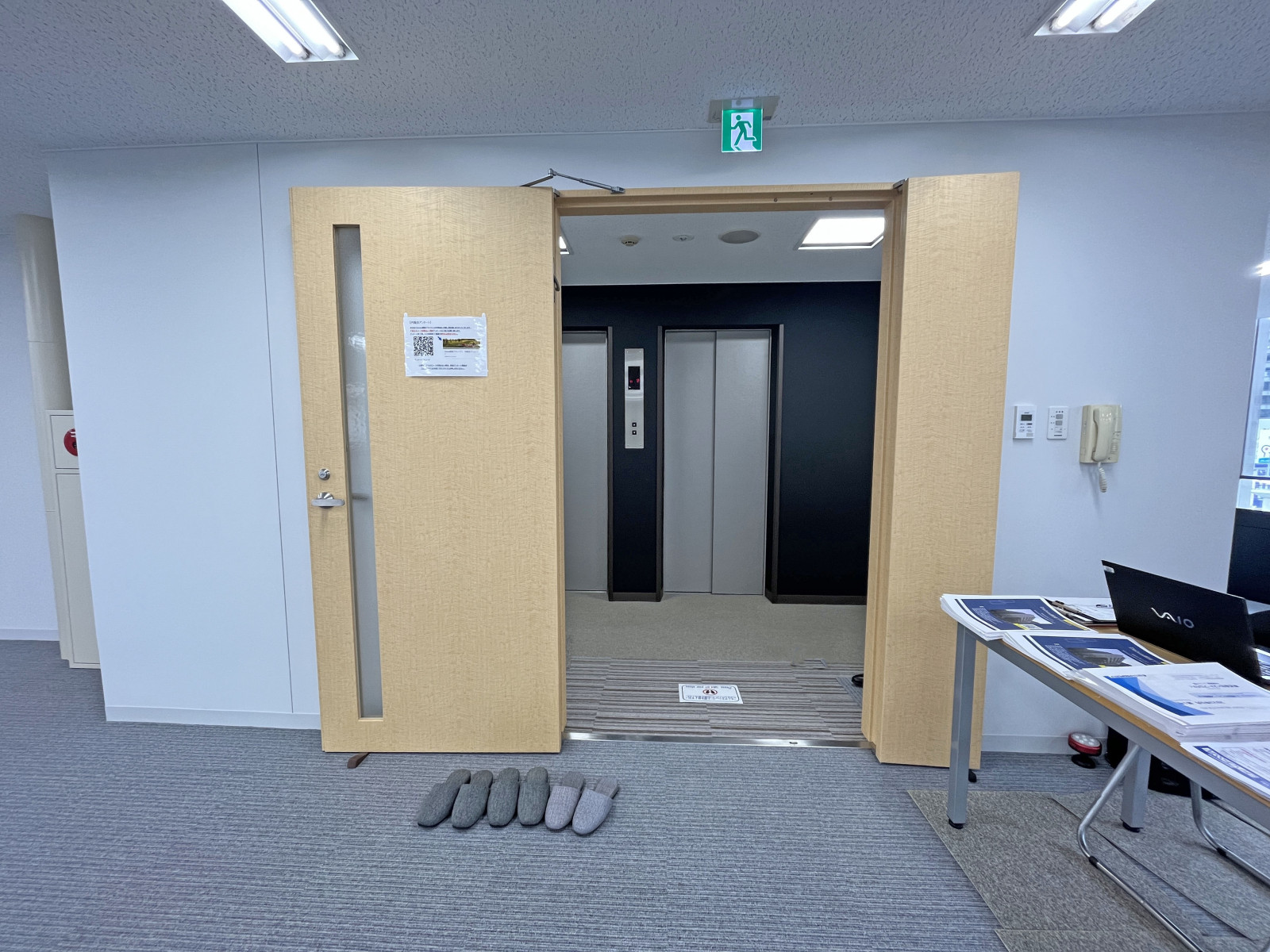 貸室出入り口