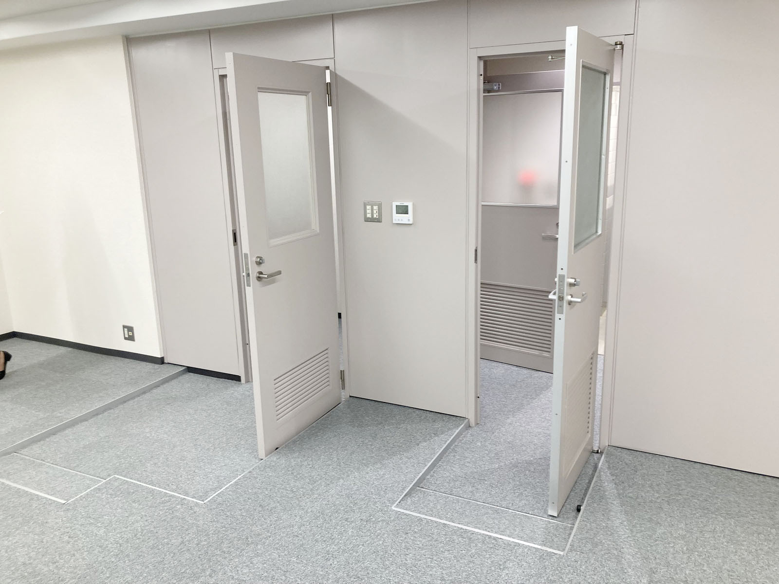 貸室出入り口