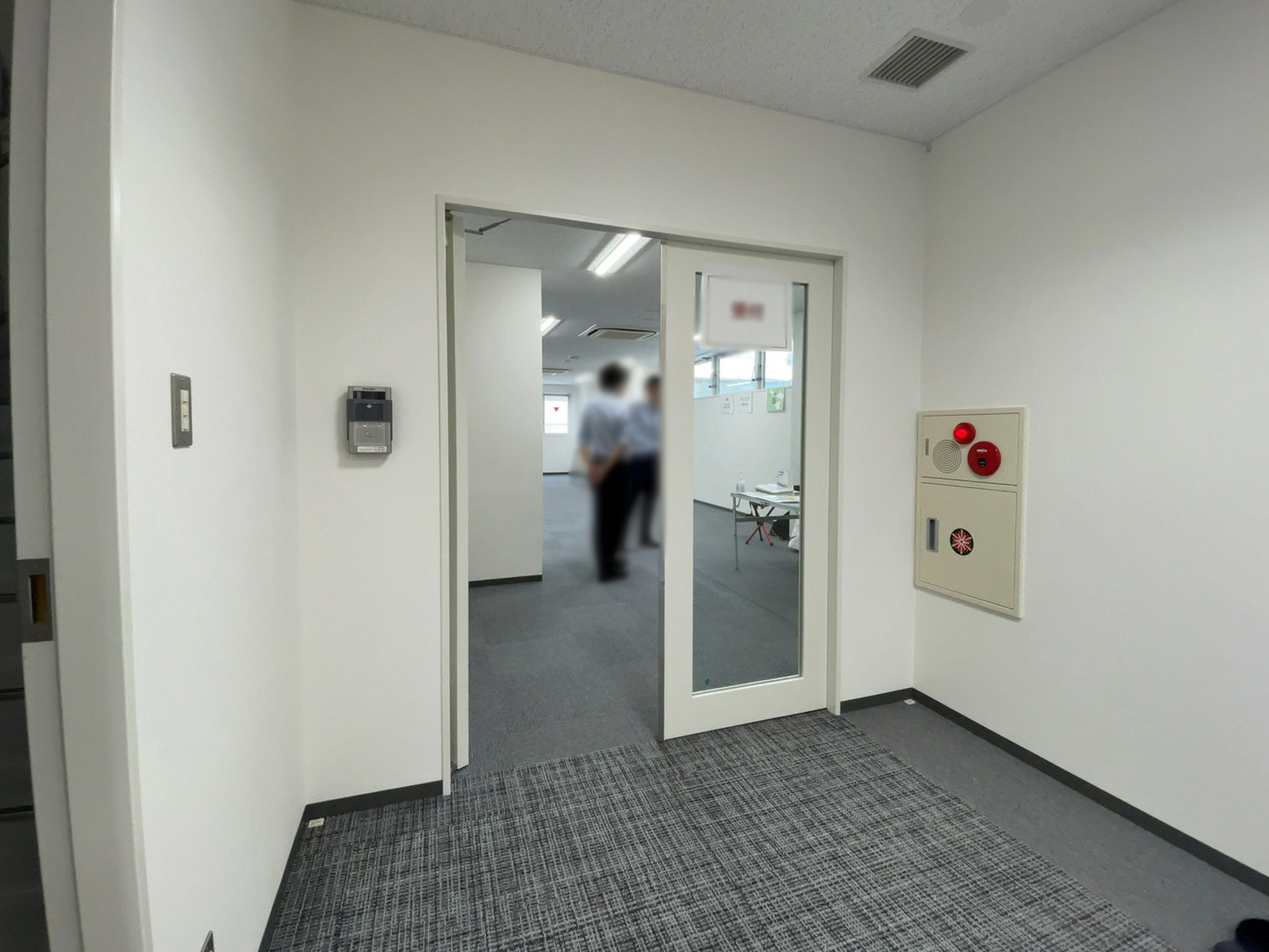 貸室出入り口