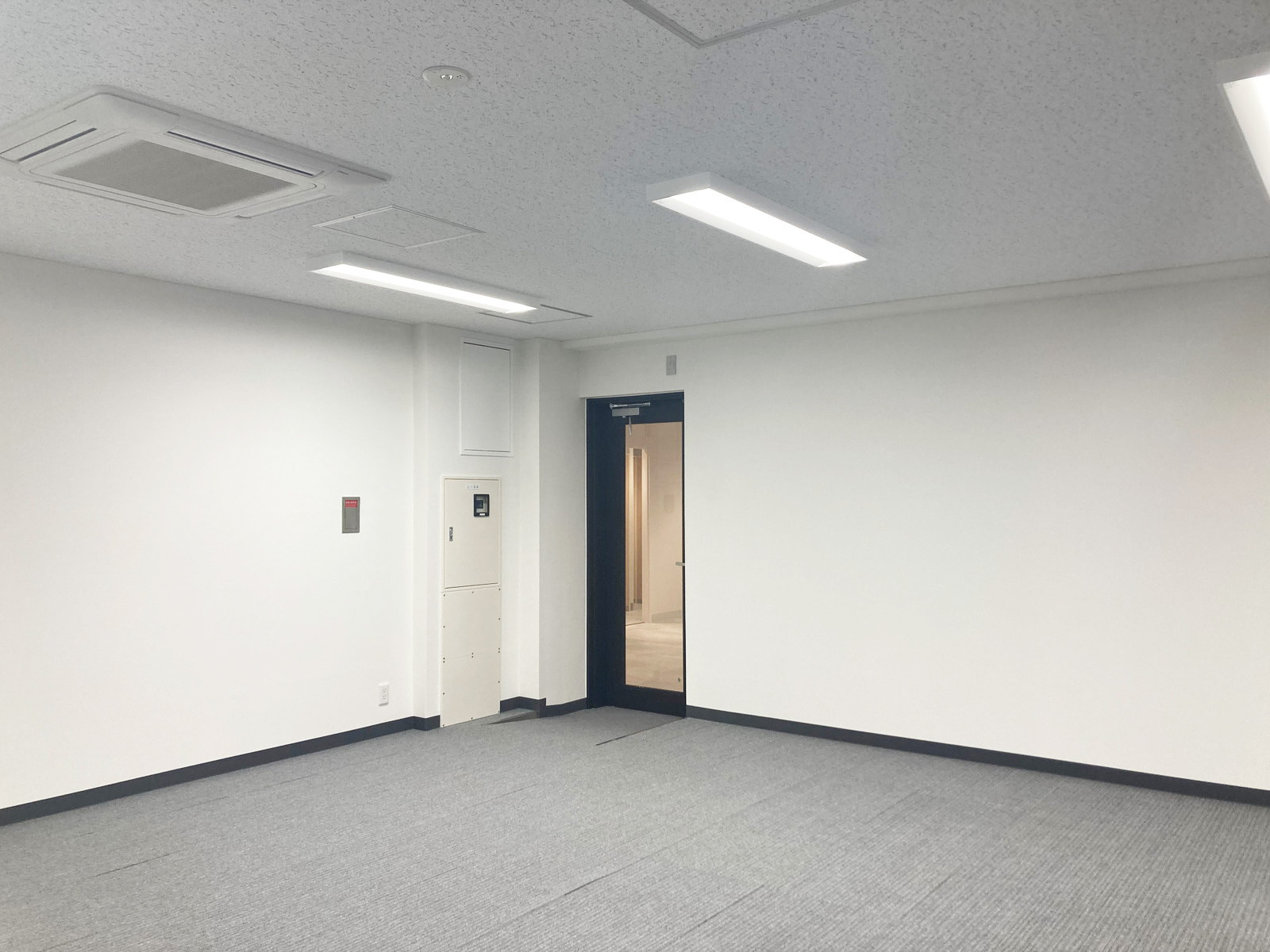 貸室出入口付近の様子
