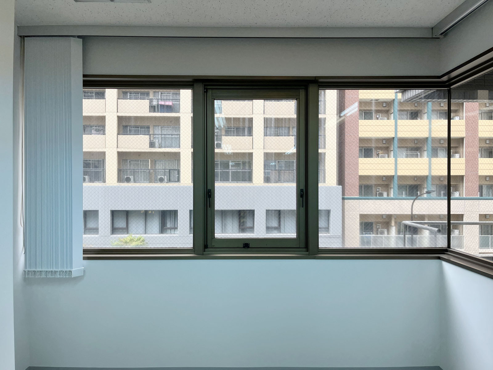 窓面の様子（3階）