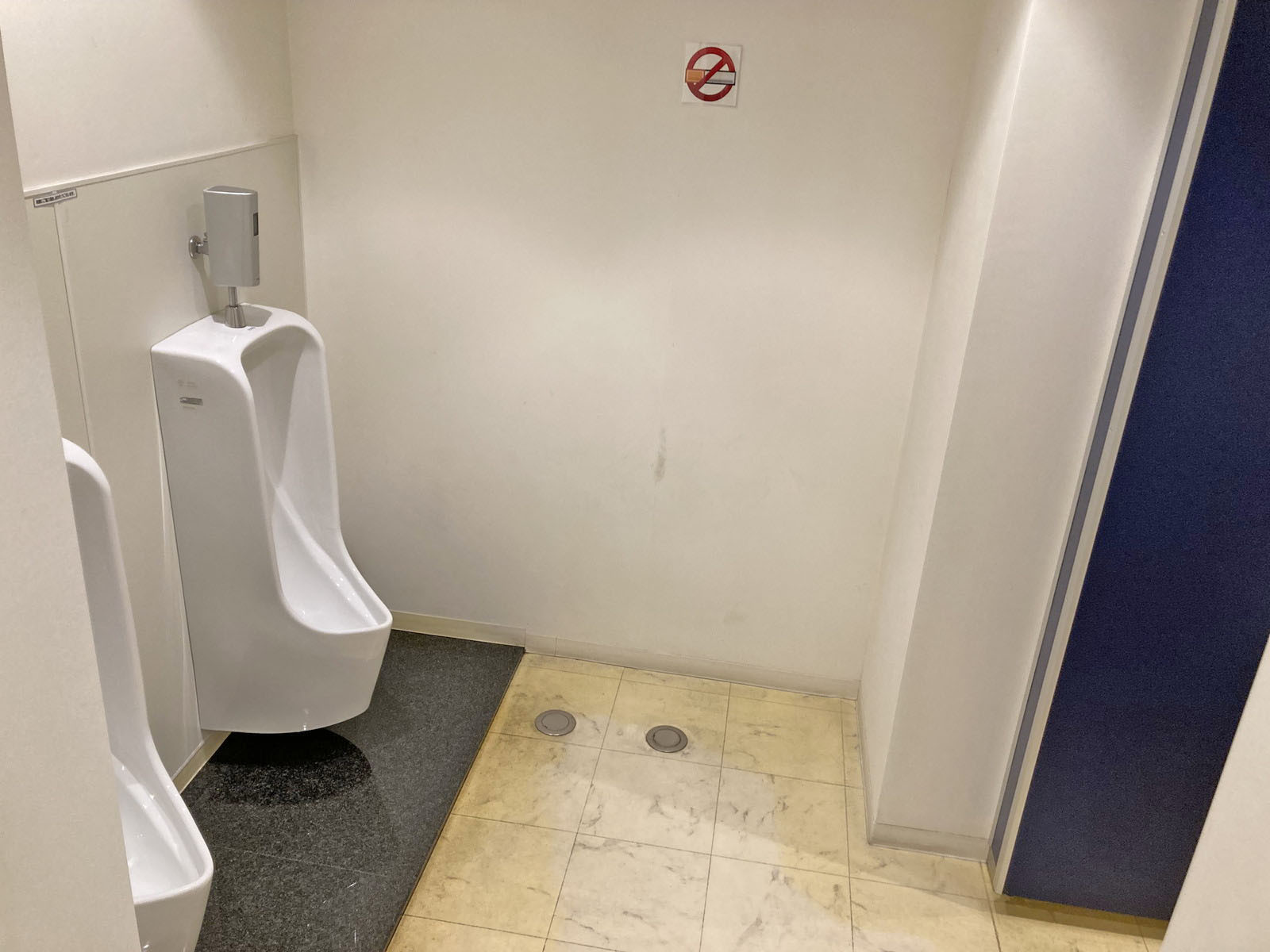 男性用トイレ