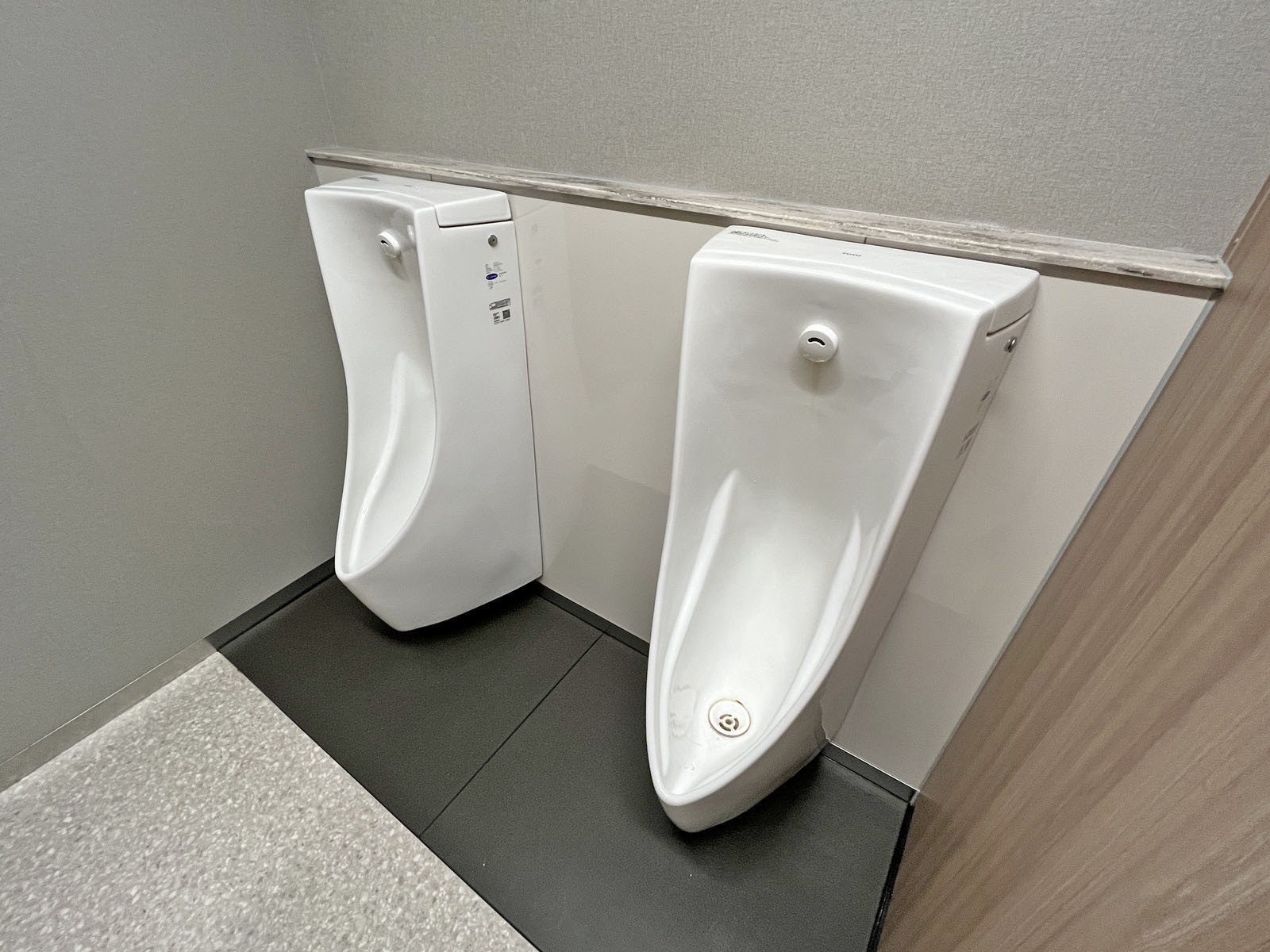 男性用トイレ