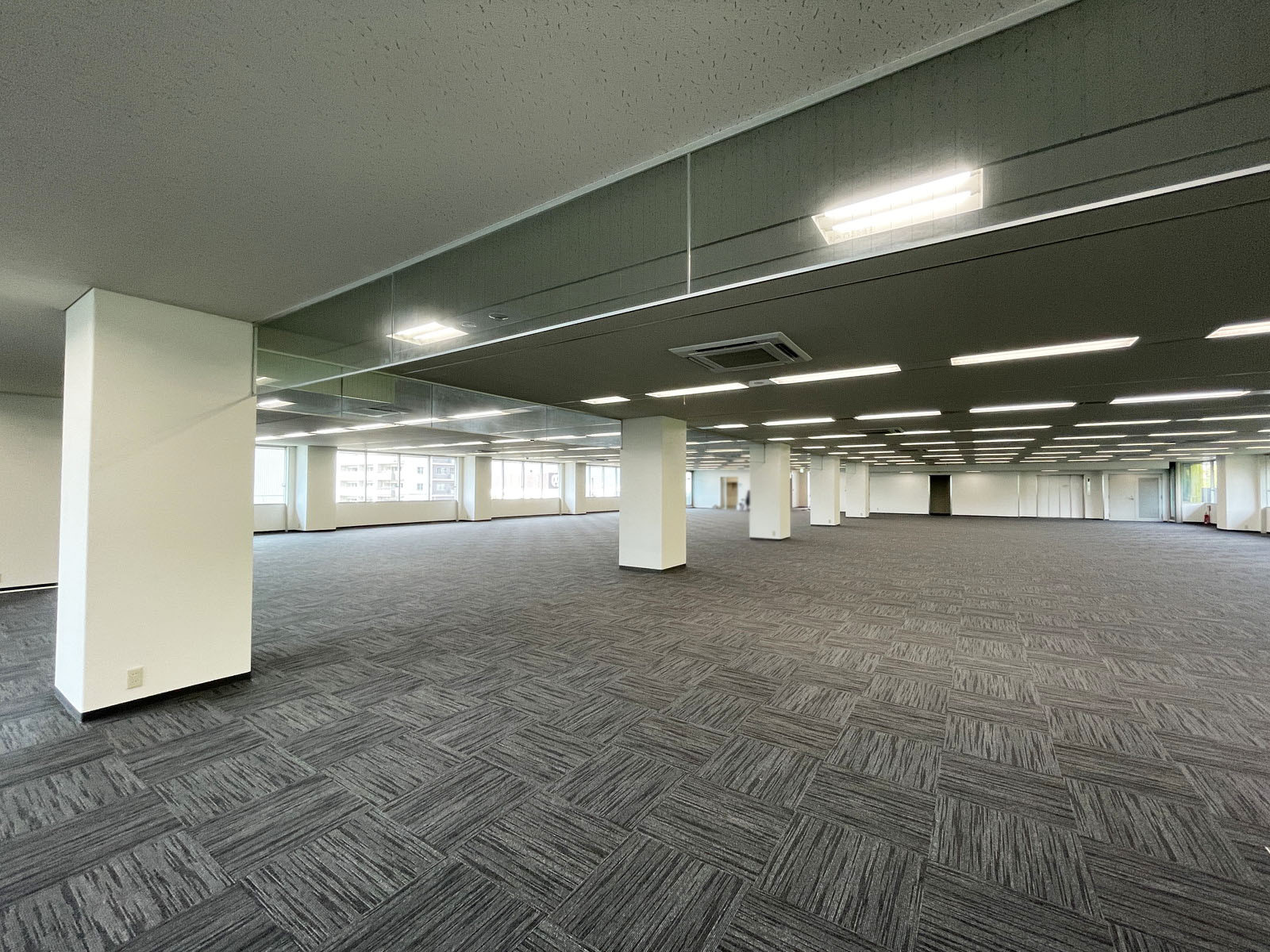 別角度の様子(7階・約279坪)