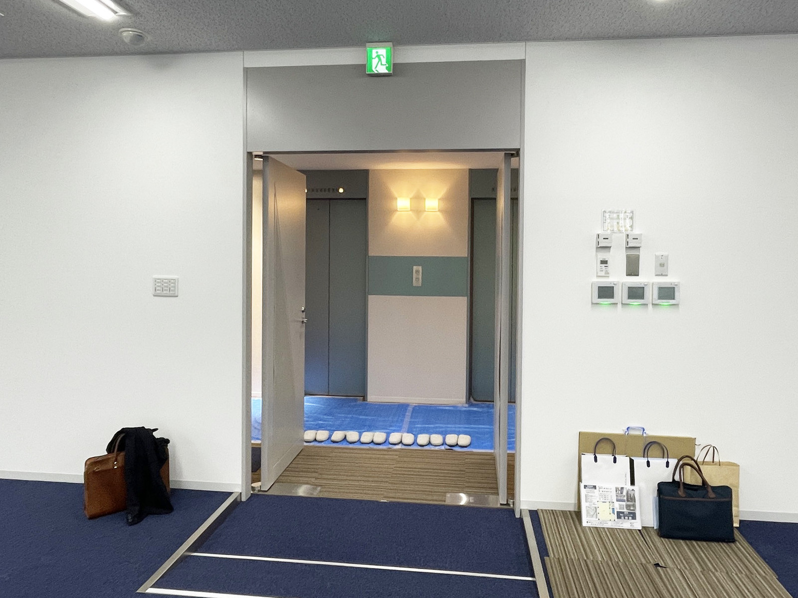 貸室出入口