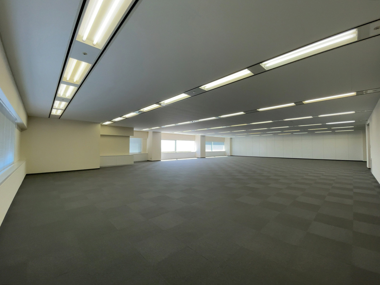オフィス室内参考画像（26階北東側・約98坪）